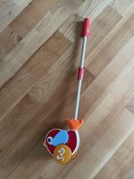 Hape Schiebevogel PEPE & FRIENDS – LILLY mit Sound aus Holz
