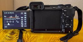 Fast neue Sony Alpha 6700 mit Zusatzobjektiv