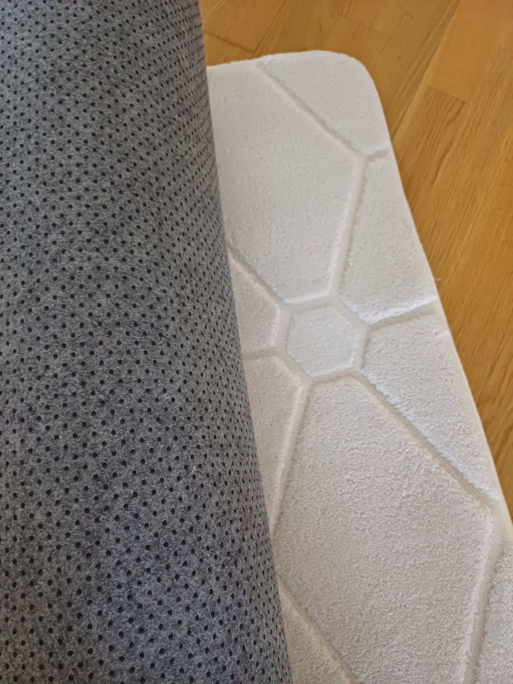 Tappeti: Neuer grosser Teppich – Usato da Zürich venduto da kpe_m9qp 1