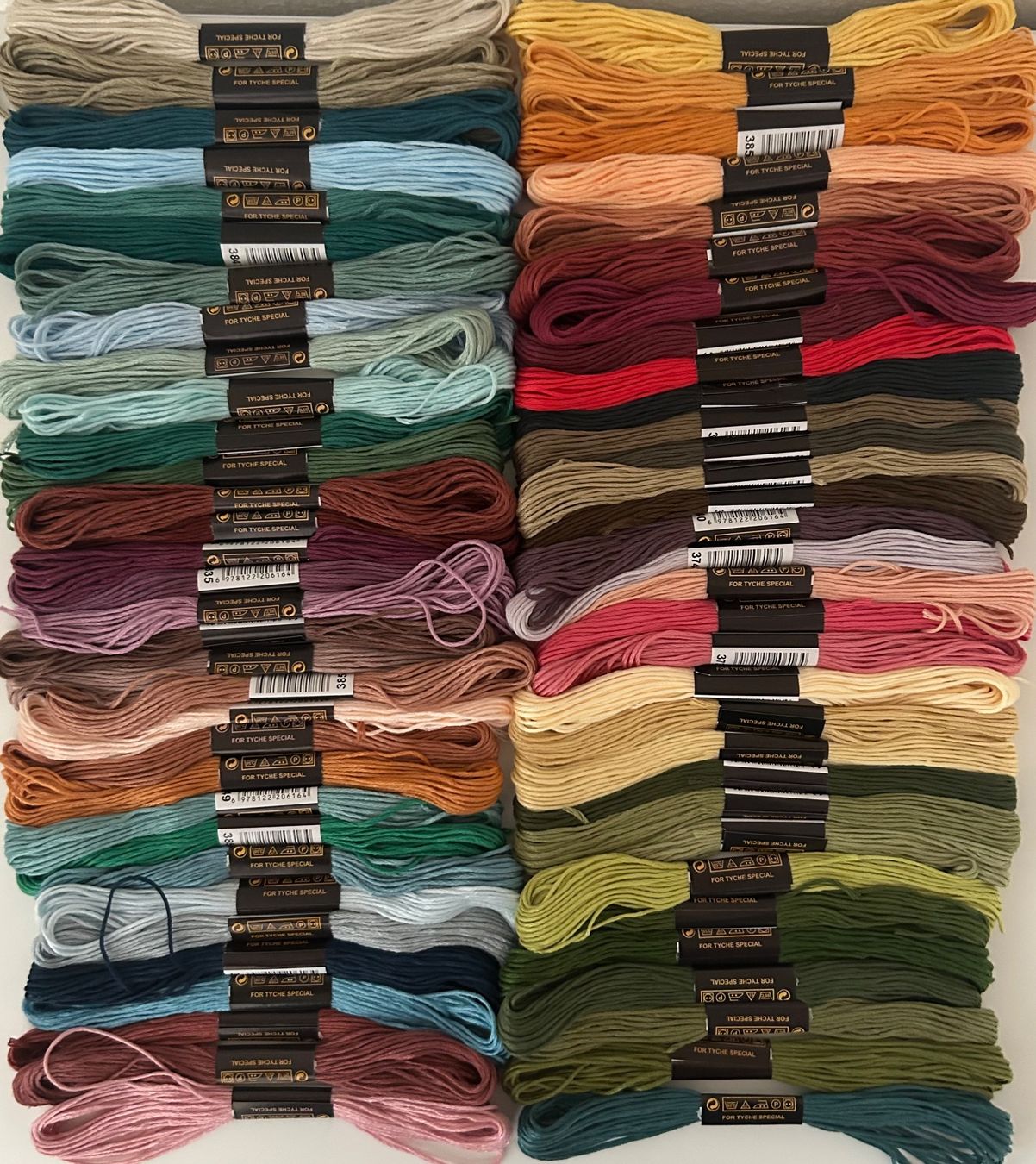 Cordelettes & Fils: 65x Stickgarn / Sticktwist neu – Neuf avec emballage d'origine à Geneve par vane267
