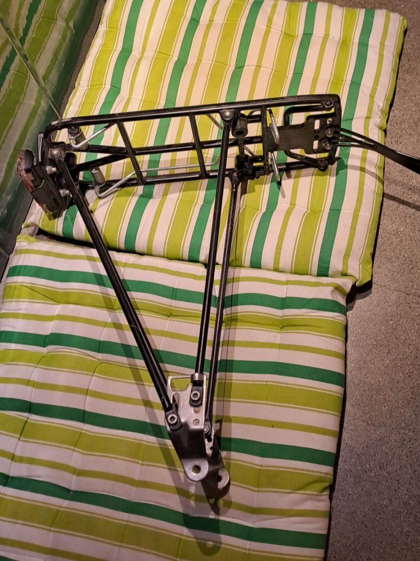 Pezzi di ricambio: Fahrrad Gepäckträger – Usato da Bertschikon Gossau venduto da Zueues
