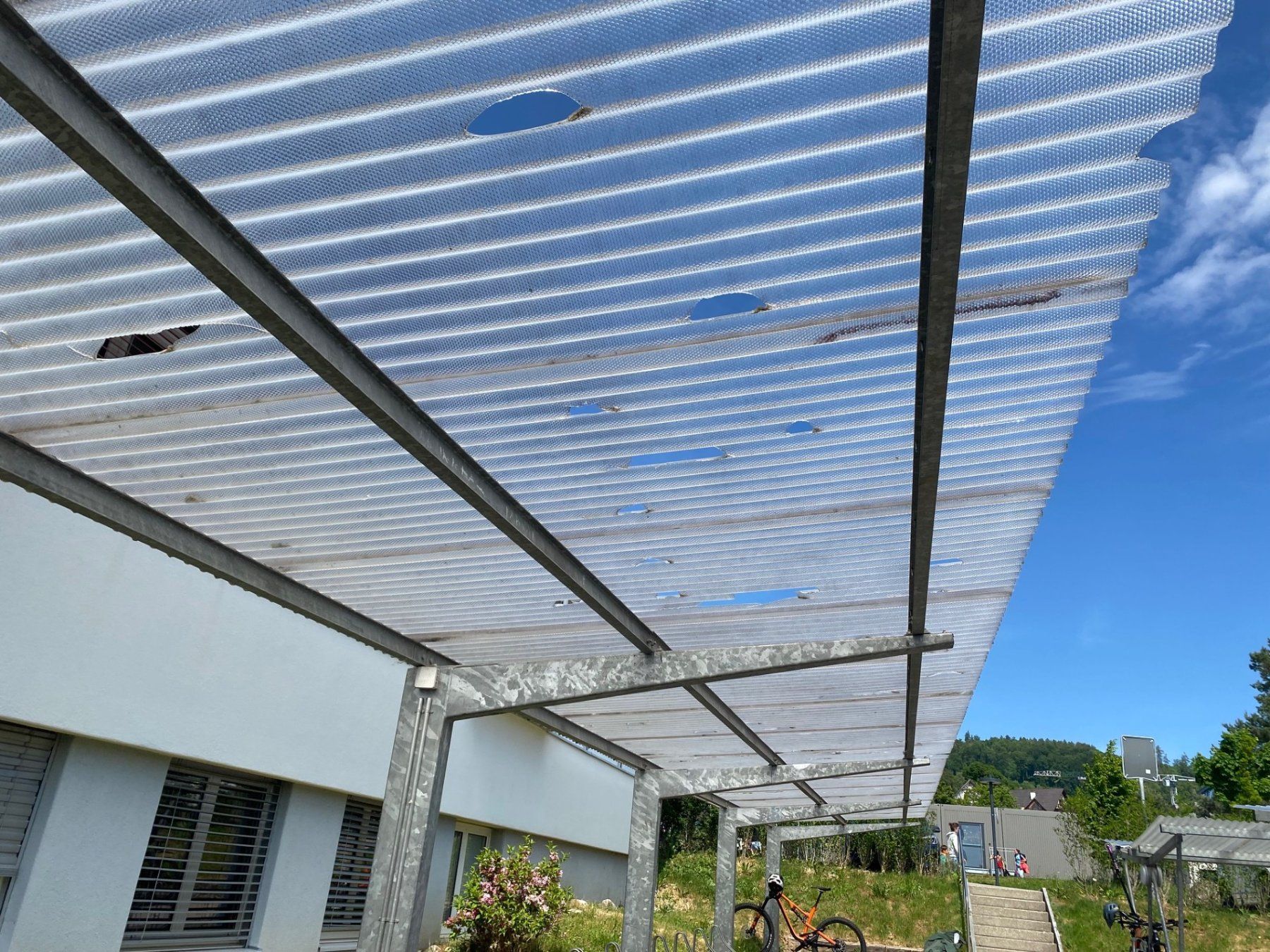Rifugi: Velopa Veloparkplatz Velo-Unterstand – Usato da Auw venduto da 76marylu 6