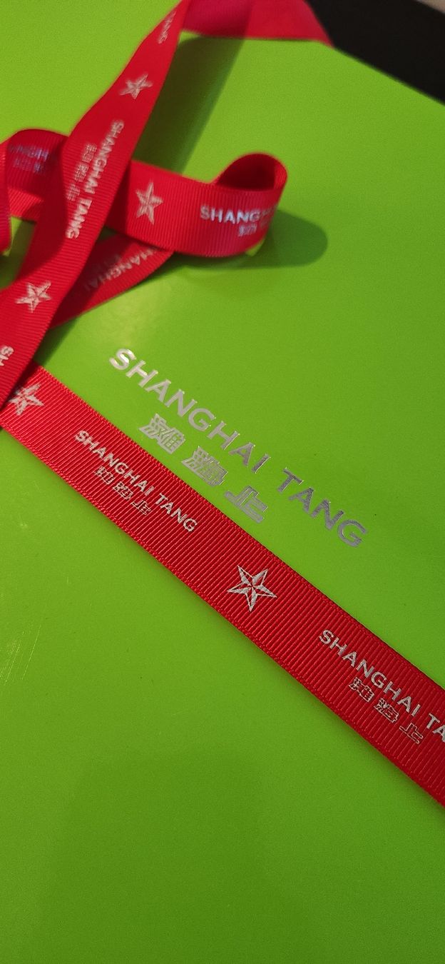 Foulard & Sciarpe: Shanghai Tang Seidenschal NEU – Nuovo e nell'imballaggio originale da Wollerau venduto da CH8832 5