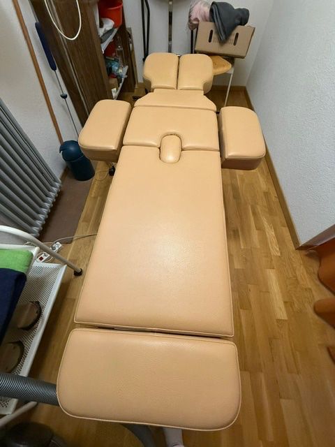 Fauteuils de soin: Table d'ostéopathie professionnelle Genin – Neuf (Voir description) à Enges par cordec 1
