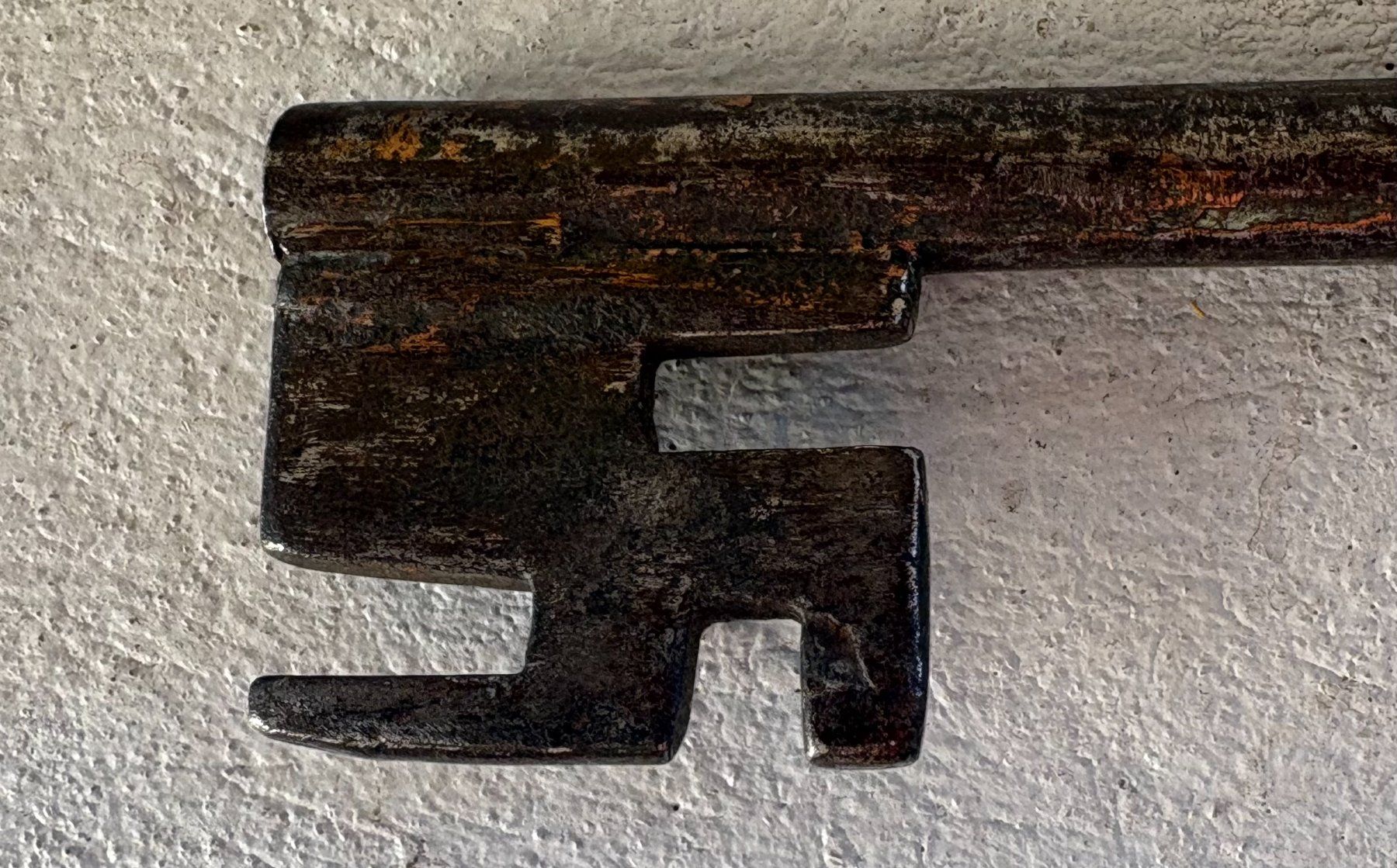 Chiavi: VINTAGE SCHLÜSSEL 33CM LANG – Usato da Ostermundigen venduto da wini63 1