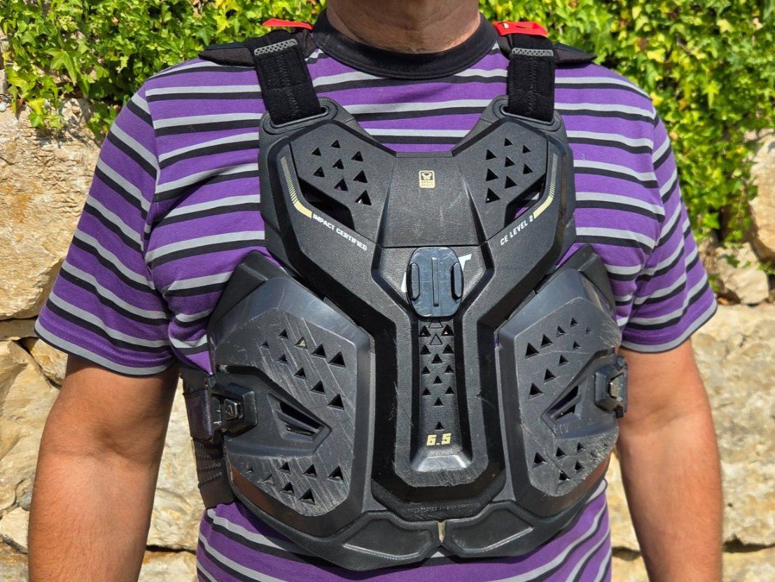 Leatt Protezioni & Imbottiture: Leatt Body Protector 3.5 Brust- und Rückenpanzer + Schulter – Usato da Oberwangen b. Bern venduto da Levidog