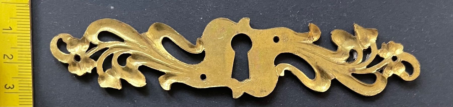 Eisenwaren: Schlossblech Messing Antik, goldfarben – Gebraucht aus Ostermundigen von DaxKarten-75 1