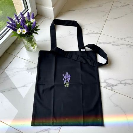 Lavender Handbestickte Tote Bag - Handgemachte - Neu!