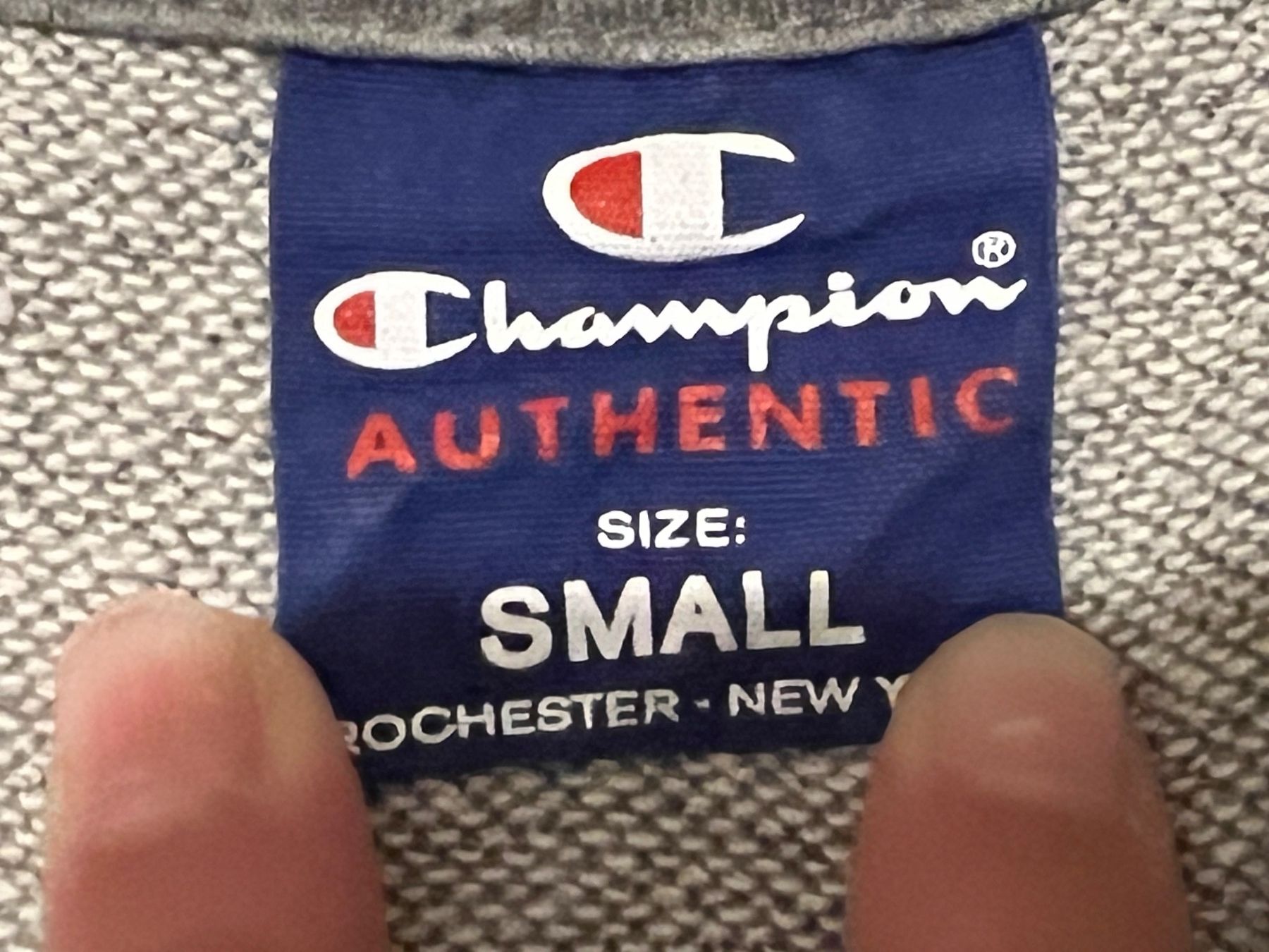 Champion Pullover & Sweatshirts: Champions Sweatshirt – Gebraucht aus Gossau ZH von van_5kxb 3