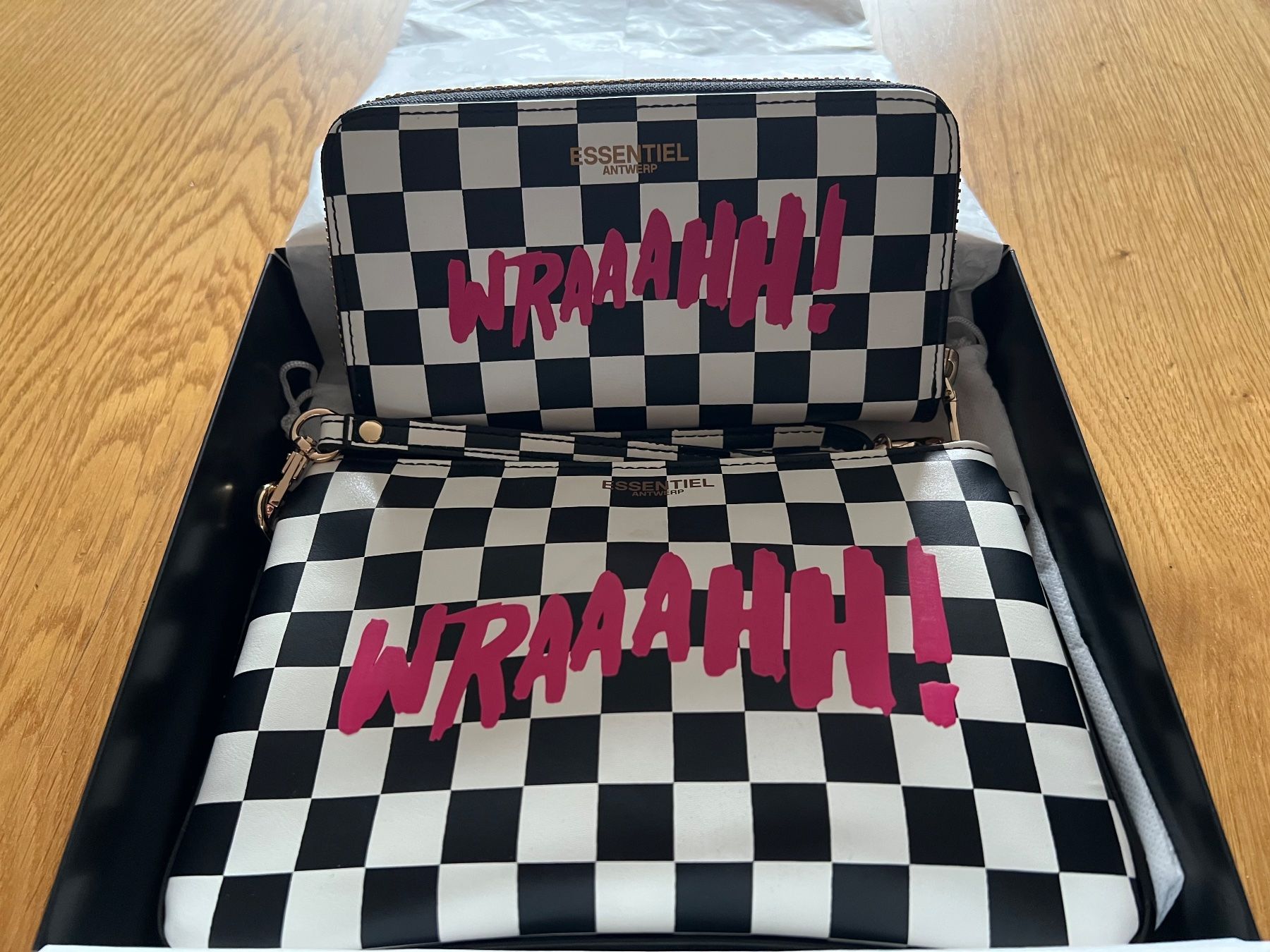 Essentiel Antwerp Borse da donna: Handbag und Geldbeutel - Neu – Nuovo e nell'imballaggio originale da Glattpark(Opfikon) venduto da ces_n77q 1