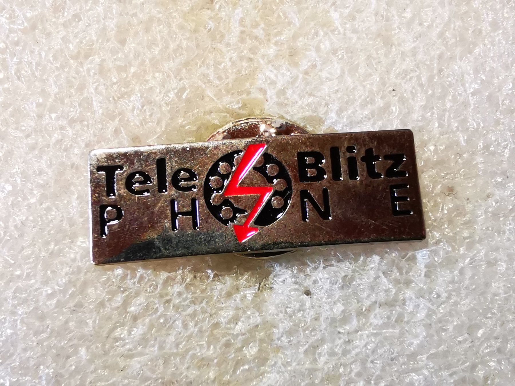 Placchette & Badge: Ansteckpin 75: Tele Blitz Phone – Usato da Oppligen venduto da Pin-Fall-Shop