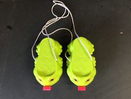 Frosch Hüpfschuhe Outdoorspielzeug