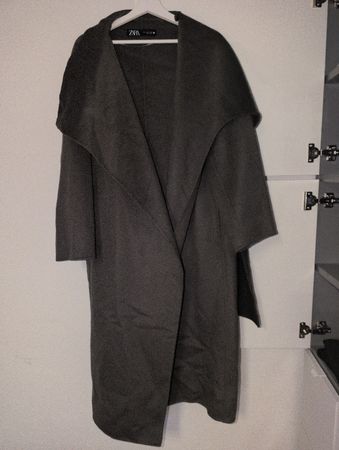 Manteau Zara gris chaud et élégant - Taille M!