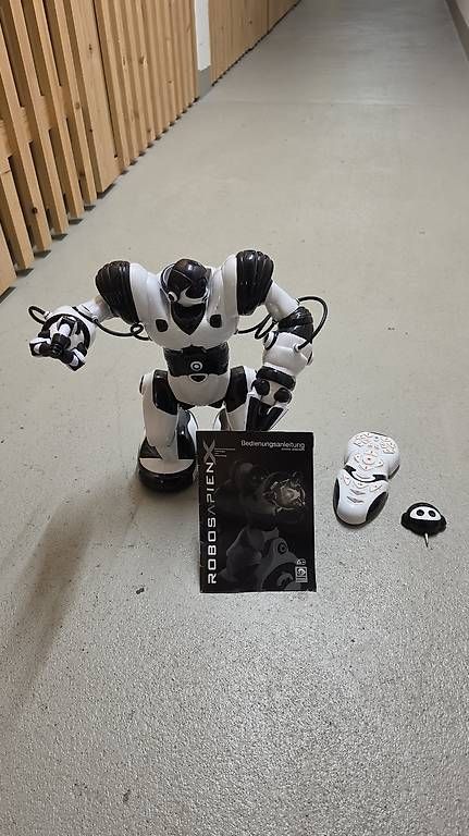 Giocattoli: WowWee Robosapiens / Gratisversand – Usato da Zürich venduto da Tornadorey 3
