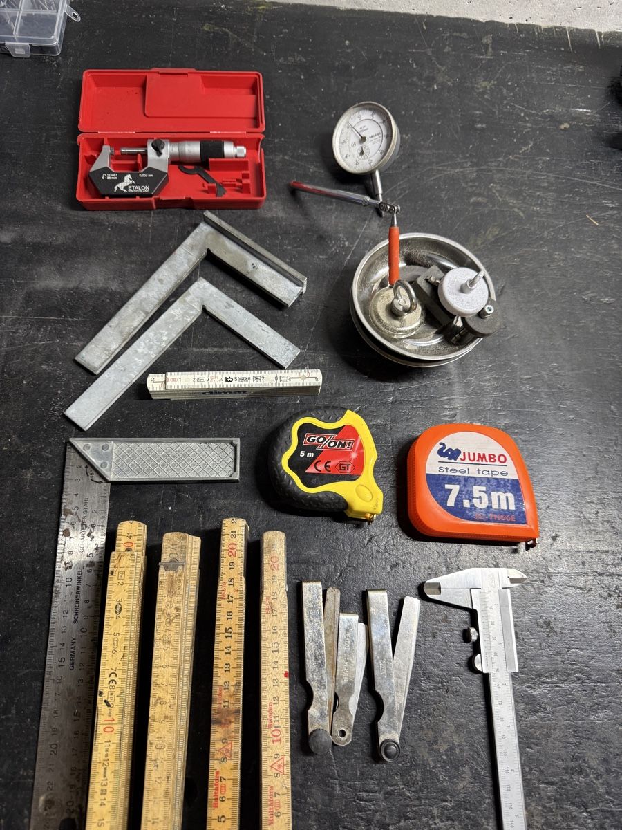Messen: Lot d'outils de mesure – Gebraucht aus Choex von Adri27000