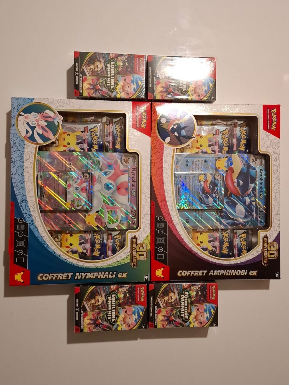 Pokémon Carte collezionabili: Lot d'items Pokémon FR – Nuovo e nell'imballaggio originale da Peseux venduto da PokeStation