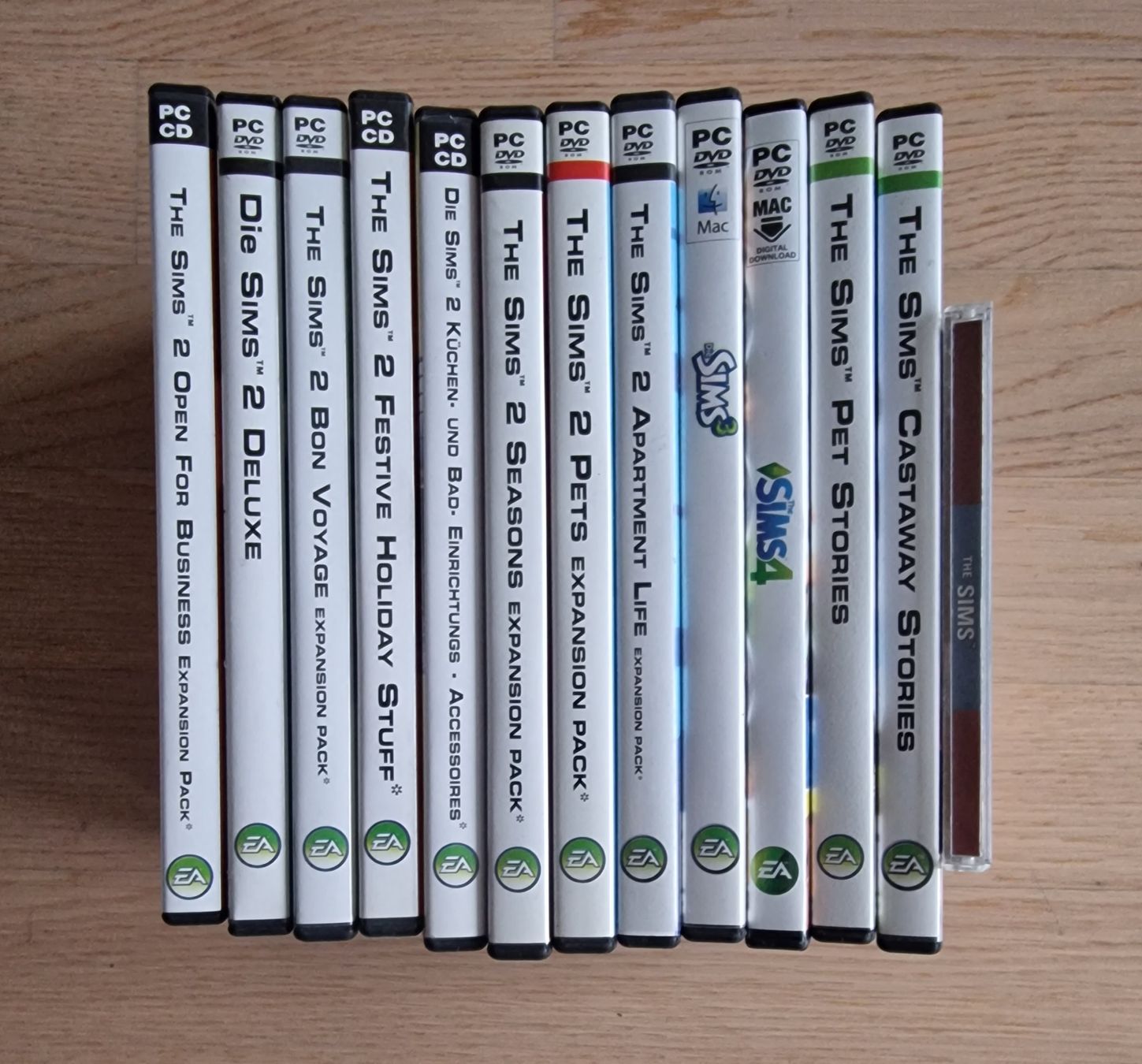 Giochi: PC SIMS COLLECTION / SAMMLUNG - 13 SPIELE IM BUNDLE – Usato da Birsfelden venduto da Dealgoenner24 1
