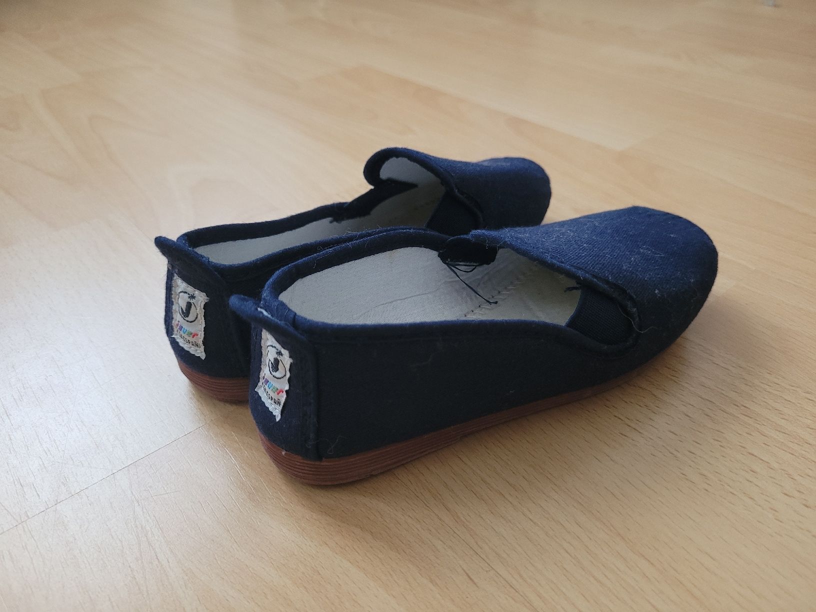Chaussures garçon: Finkli Spanien gr. 28 – D'occasion à Inwil par Flower2325