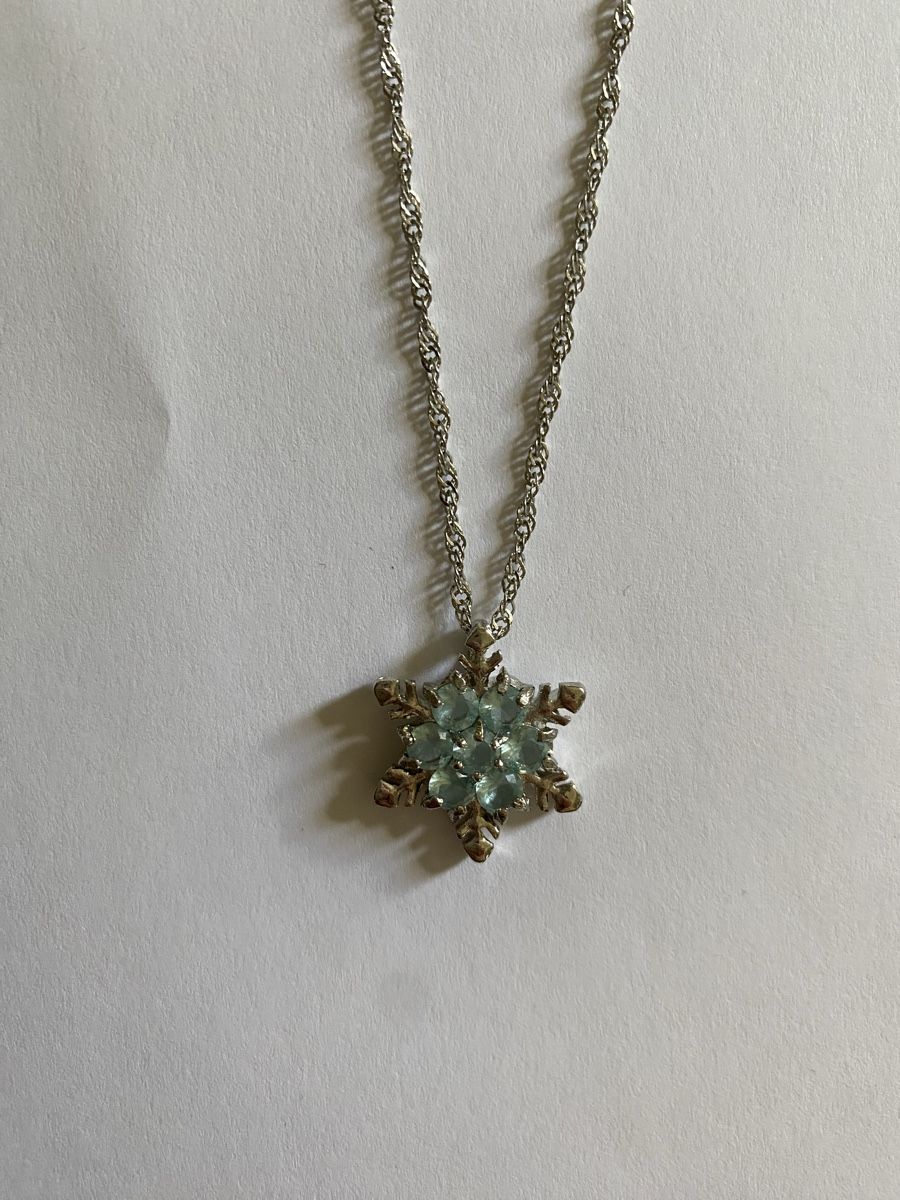 Catenine: Halskette mit Schneeflocken-Anhänger, Modeschmuck – Nuovo (secondo la descrizione) da Zürich venduto da sus_k5bd
