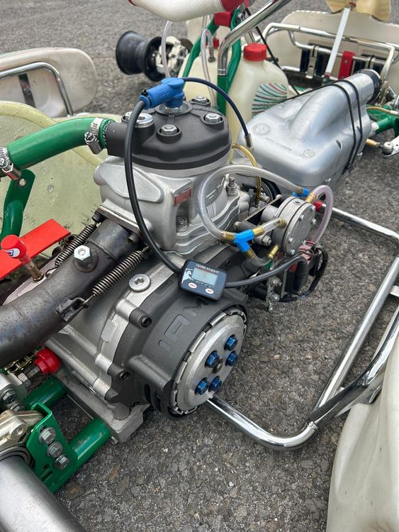 Karts: Chassis Tonykart Kz avec deux moteurs Iame Black Screamer – D'occasion à Vouvry par vidu-competition 3