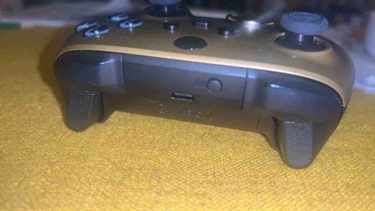 Controller: Xbox Controller GOLD SHADOW, Wireless, Acceptable – Nuovo (secondo la descrizione) da Urdorf venduto da Tab_ae25 2