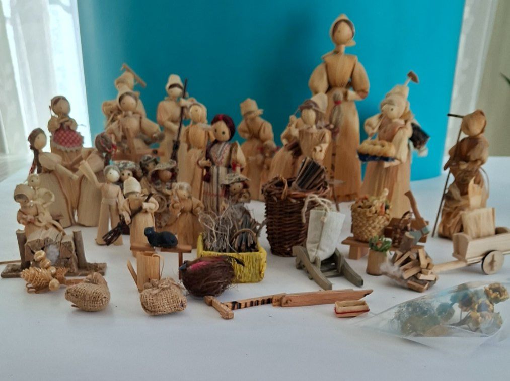 Statuette: Strohfiguren Krippenfiguren Handarbeit, Herbstdeko, Top! – Usato da Opfikon venduto da Diversamente 1