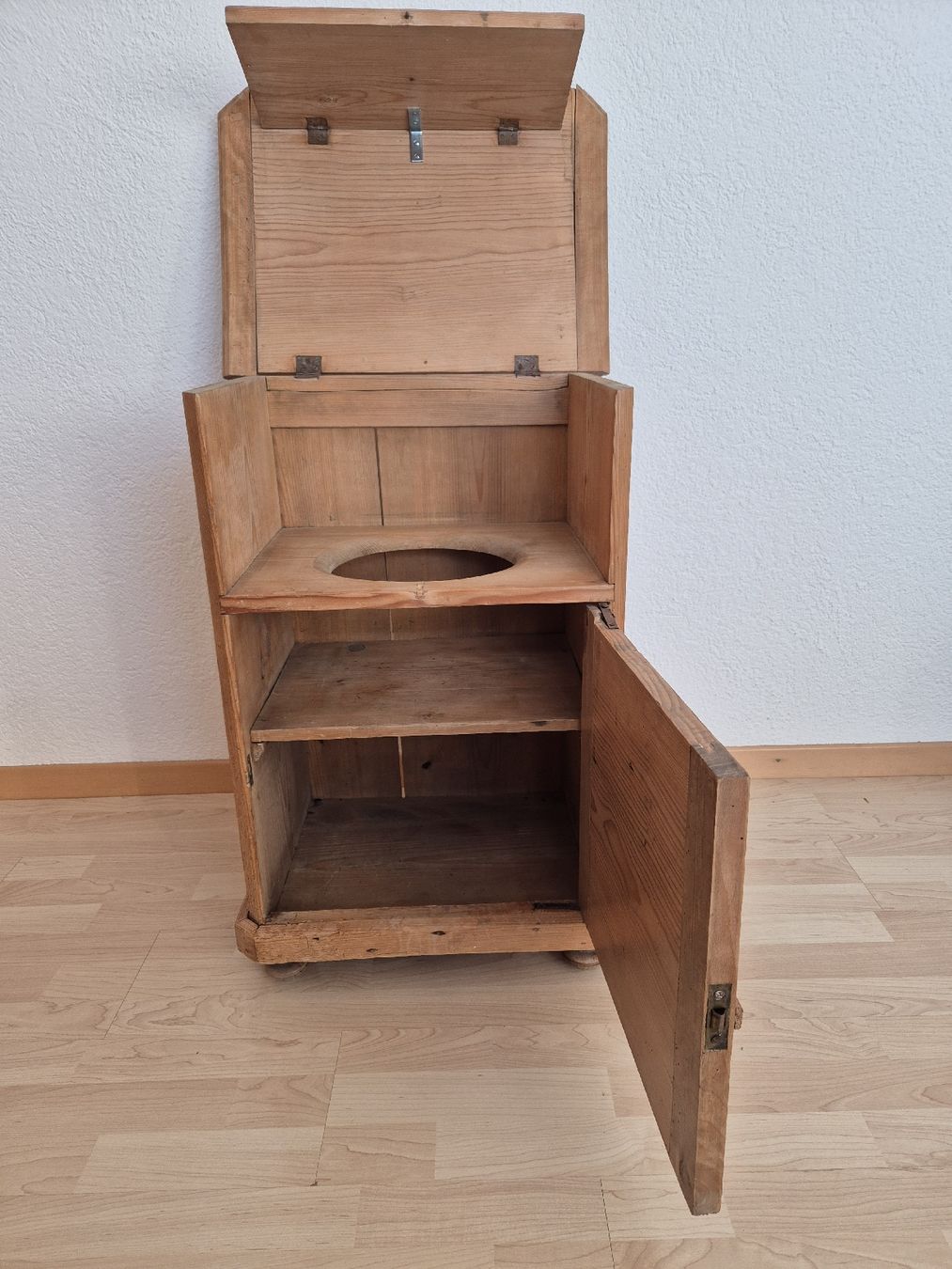 Cassettiere: antike Kommode / Leibstuhl – Usato da Herzogenbuchsee venduto da herzchae 6