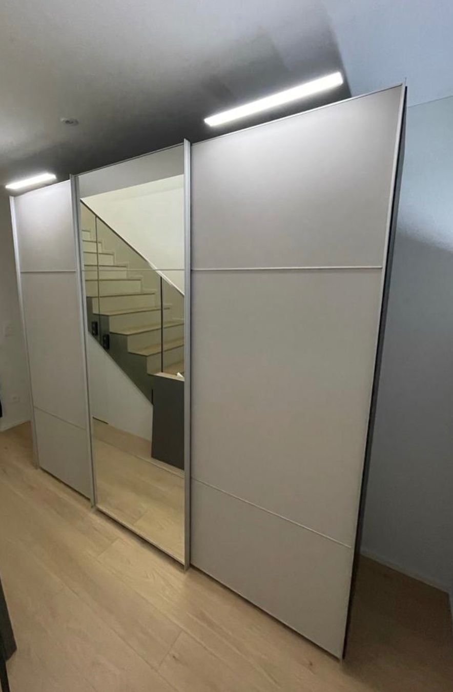 Armadi: Kleiderschrank 240x67x215 – Usato da Buttwil venduto da Polina_Belin