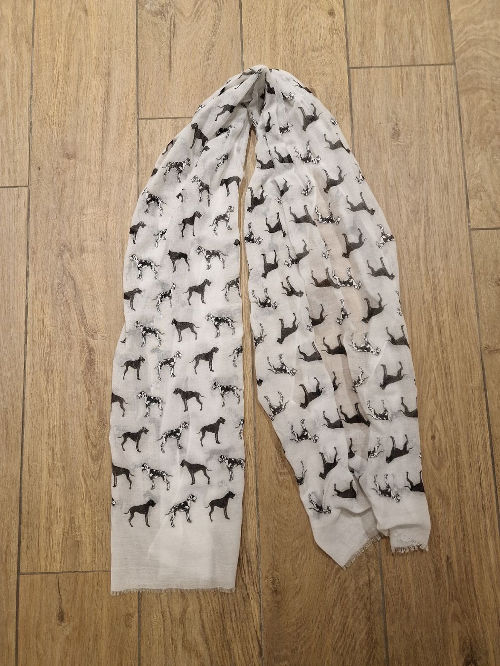 Foulard & Sciarpe: Schal mit Hundemotiv – Usato da Auw venduto da buluntshi