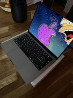 Apple Mac Book Pro 2023, M3, 8GB RAM 500 GB