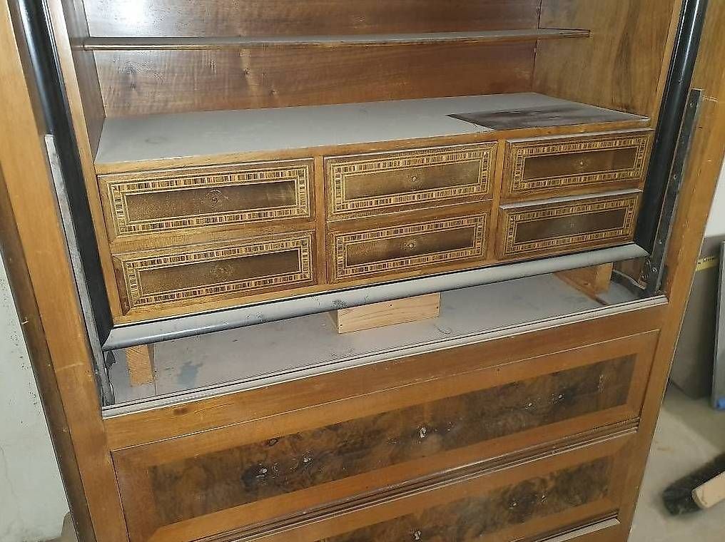 Cassettiere: Antiker Sekretär Nussbaum – Nuovo (secondo la descrizione) da Braunau venduto da H-Wohnen 1