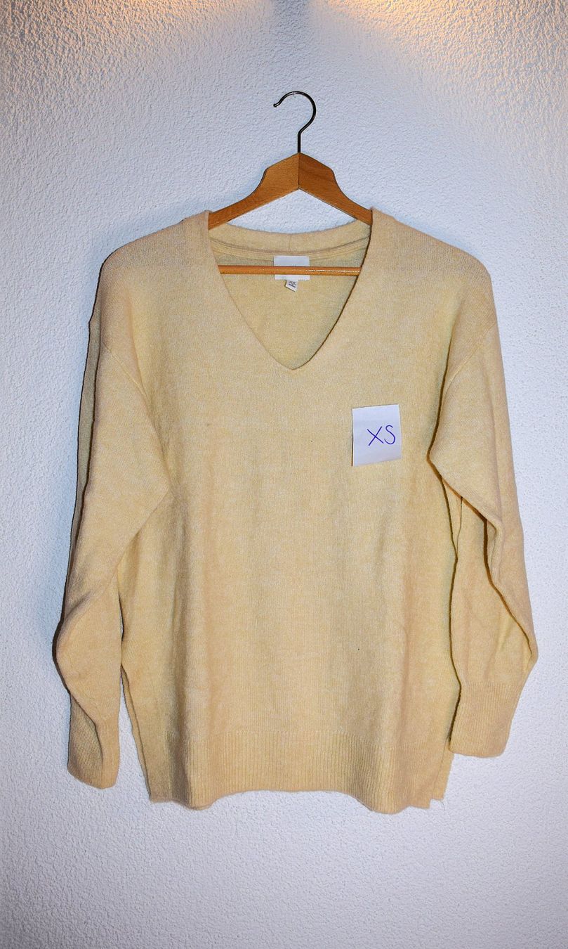 H&M Maglioni & Felpe: Weicher Damen Pullover, gelb, V-Ausschnitt, Gr. XS - Top! – Usato da Merenschwand venduto da tolles_2hand