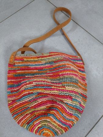Très joli sac en fibre naturel de Madagascar