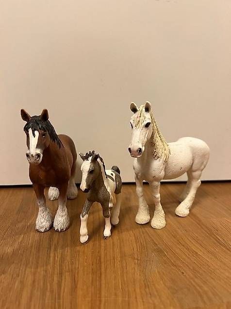 Giocattoli: Schleich Pferdefamilie – Usato da Hünenberg See venduto da Dowjones