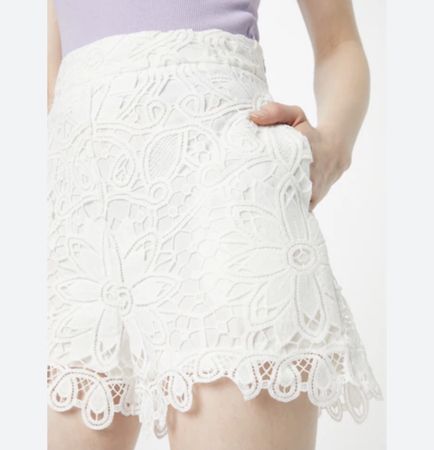 Short brodé A-VIEW blanc dentelle, taille 40, neuf !