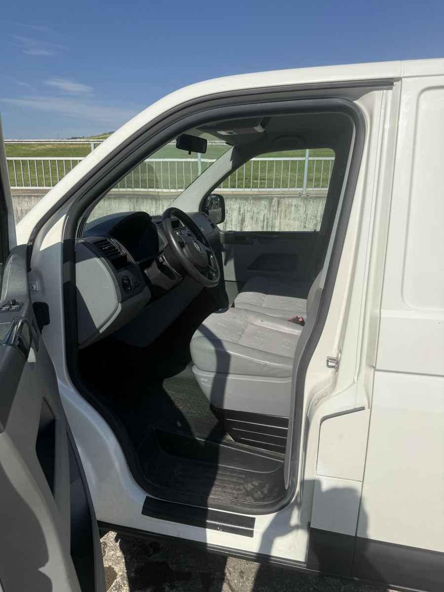 VW Véhicules utilitaires: VW T5 – D'occasion à Immensee par Finoli.ch 7