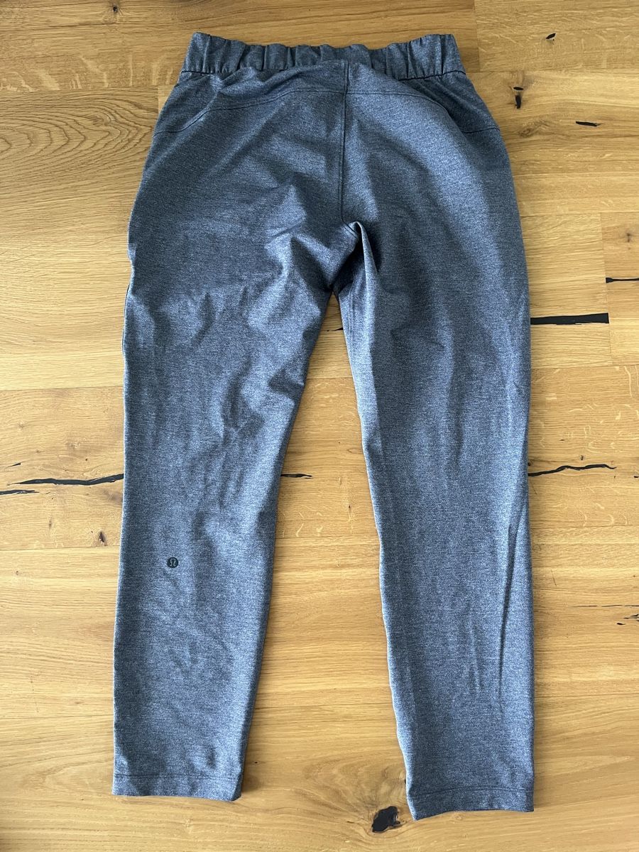 Lululemon Pantaloni: Lululemon Trousers Grey Size M Used Condition – Usato da Reinach BL venduto da pinklemonade 1