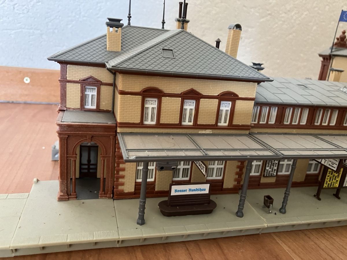 Faller Modellini di ferrovie: Faller grosser Bahnhof – Nuovo (secondo la descrizione) da Schönenwerd venduto da Lichi 1