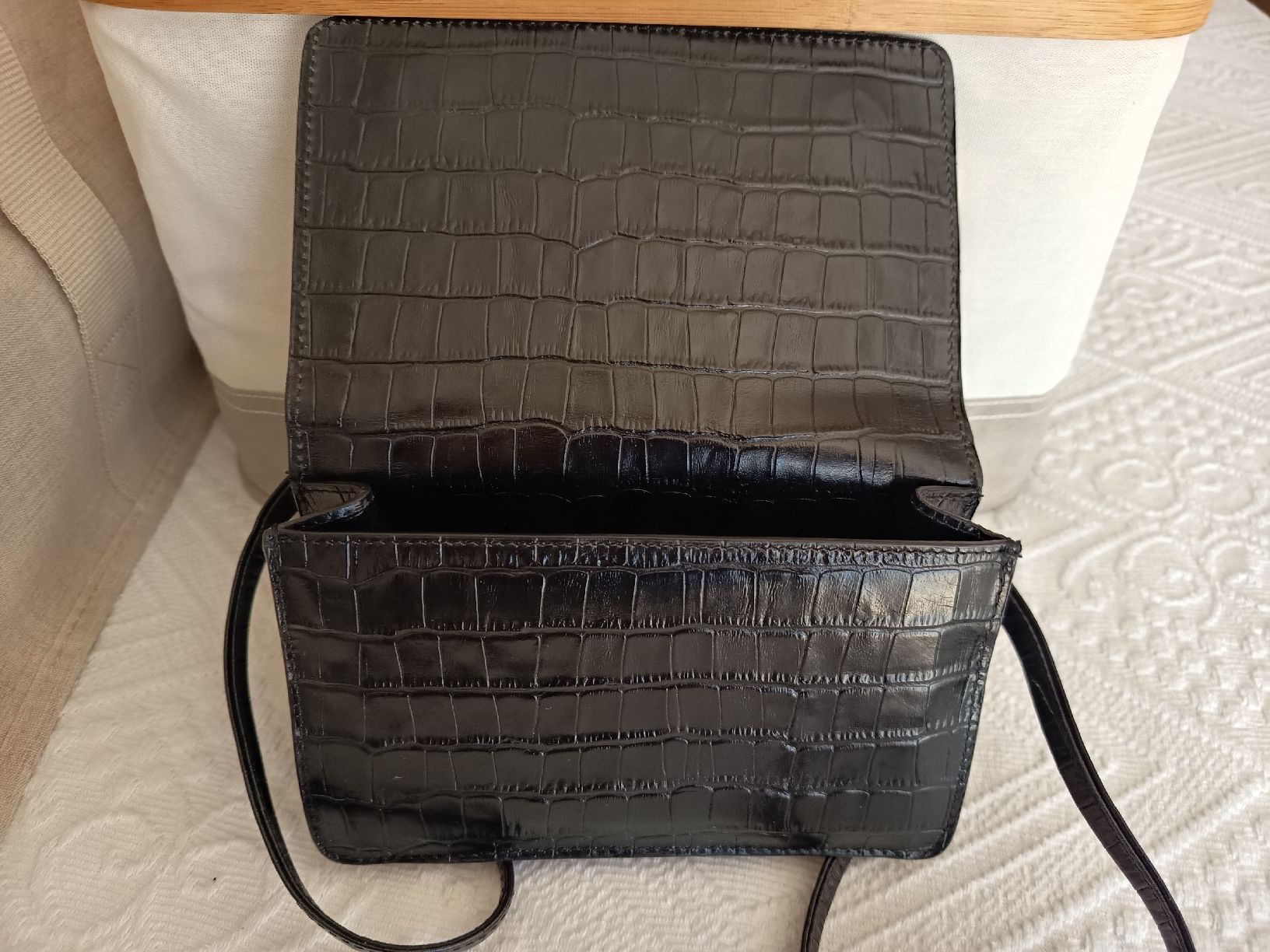 Borse da donna: Zara Black Croc Effect Small Bag – Nuovo (secondo la descrizione) da Basel venduto da beg_6v7r 3