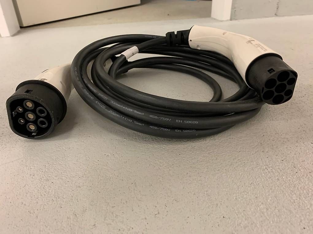 Kabel: Auto Ladekabel – Gebraucht aus Schlossrued von Tayson2 1