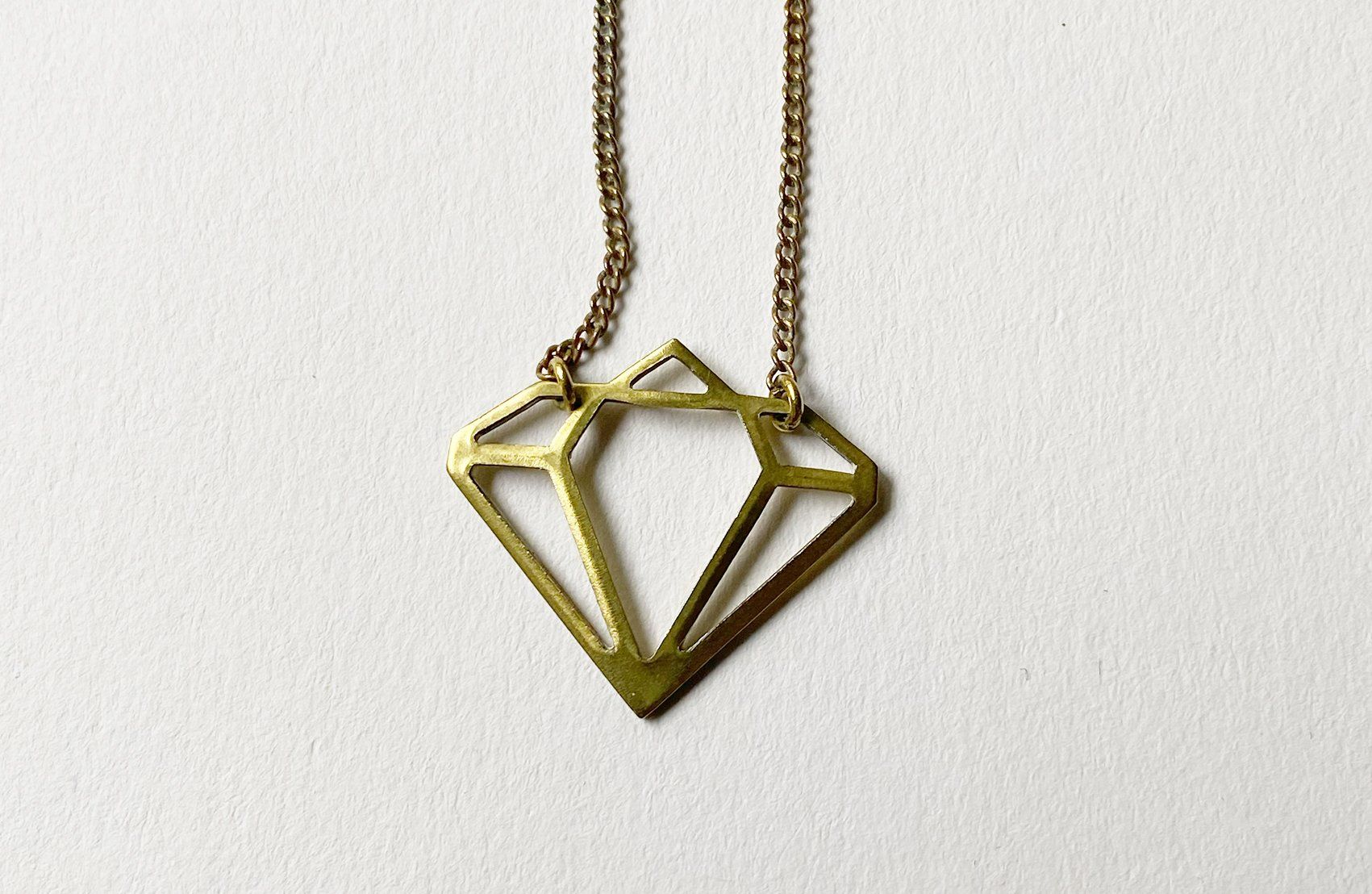 Ketten: Vergoldete Halskette in Diamantform – Gebraucht aus Zürich von mint02