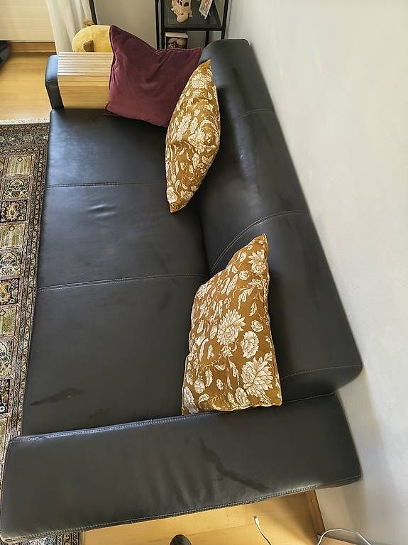 Divani: Kunstleder Sofa schwarz gebraucht – Usato da Zunzgen venduto da Huegi67 2