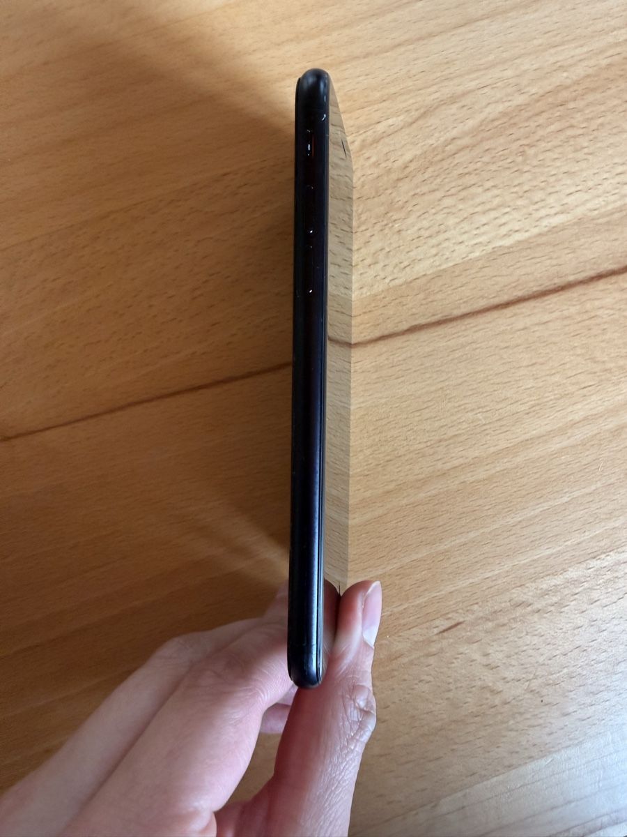 Apple Telefoni cellulari / Smartphones: iPhone SE 2. Gen – Usato da Degersheim venduto da mar_ 3