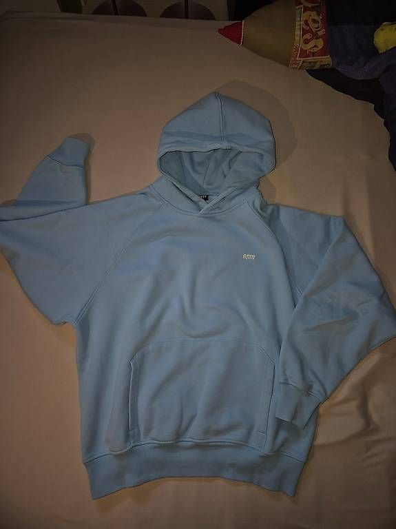 Maglioni & Felpe: 6pm Hoodie in hellblau, Grösse L – Usato da Igis venduto da Vale_wgl