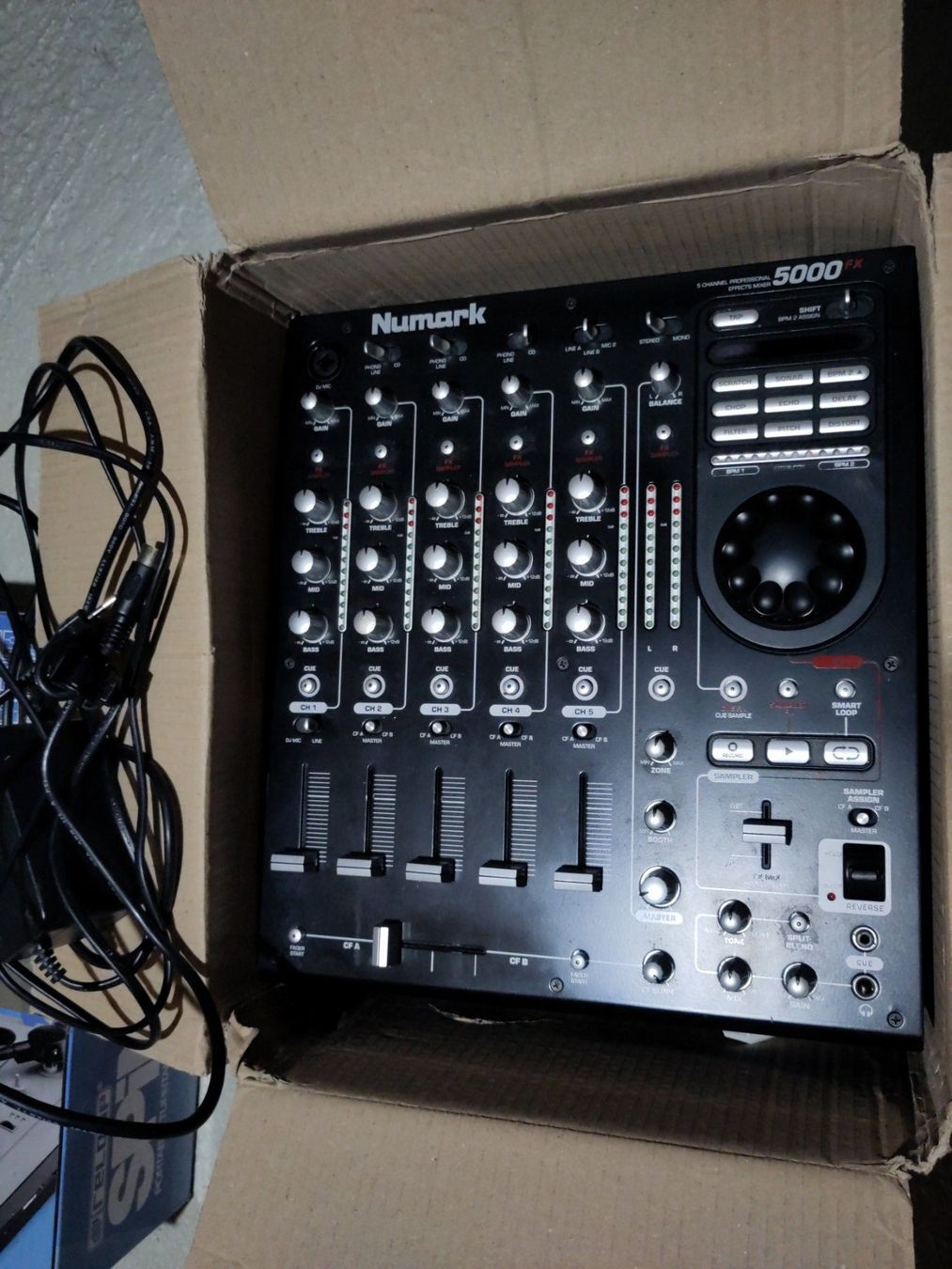 Numark Console di mixaggio: Numark 5000FX - 5 Channel Professional Effects SCRATCH Mixer – Usato da Winterthur venduto da my_username 2