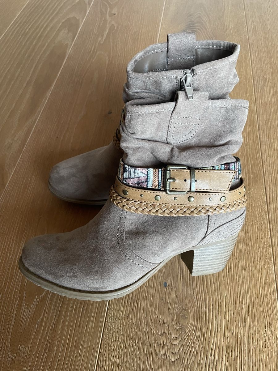 Graceland Scarpe per ragazze: Chelsea Boot / Stiefeletten / Ankle Boot – Usato da Aarwangen venduto da erd_ngx8