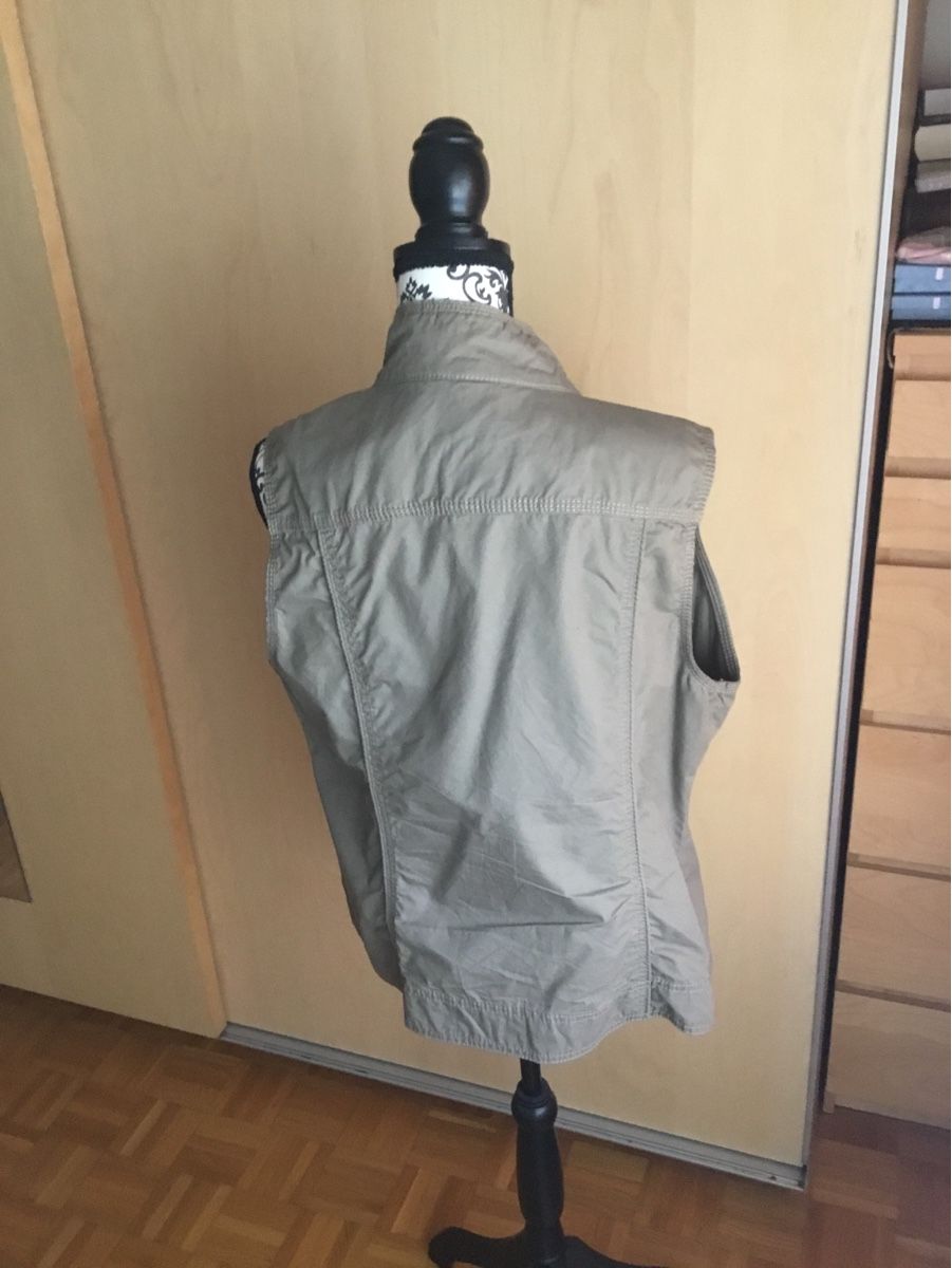 Gilet & Giacche senza maniche: Schönes grünes Giltet Gr 44 – Usato da Endingen venduto da Warlock 1