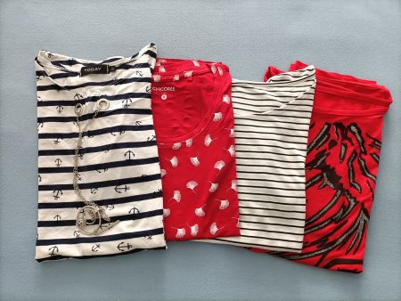 Kleiderpaket mit 4 Shirts in Grösse S, NEU!