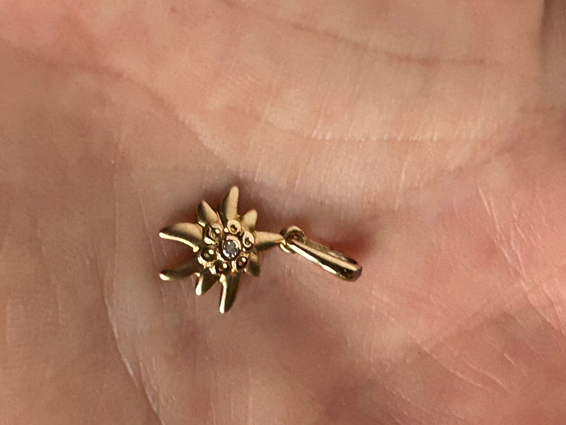 Ciondoli: Anhänger Edelweiss 18 K gold – Usato da Laufen venduto da Bellavitaboom 7