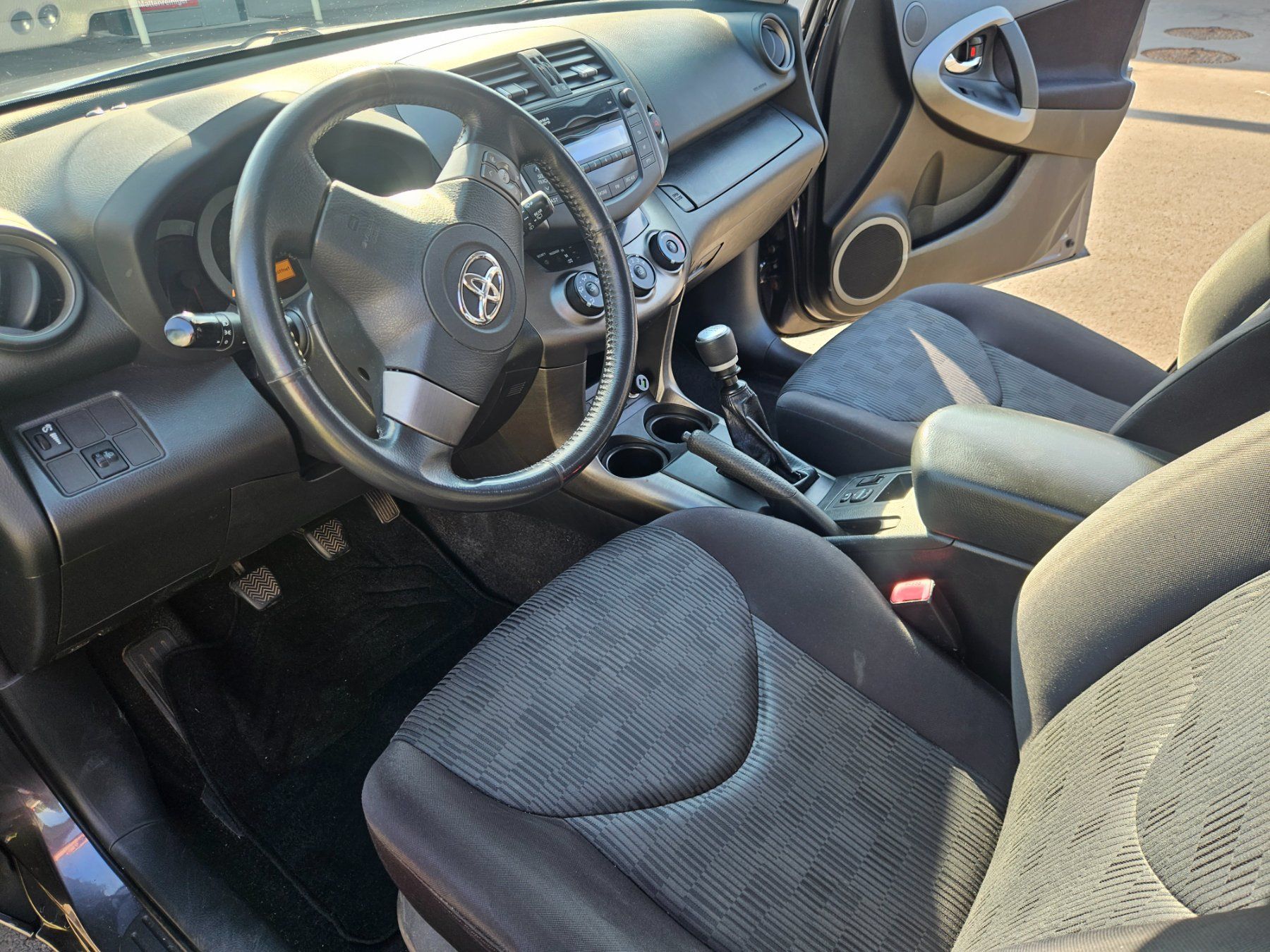 Toyota Autos: Toyota RAV4 2.0 benzin 4x4 SUV – Gebraucht aus Däniken SO von Schild1990 6